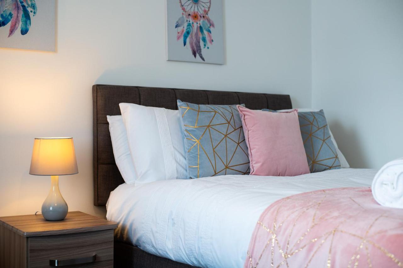 Parking, Smart Tv'S In All Rooms, Central Location Swansea Bagian luar foto